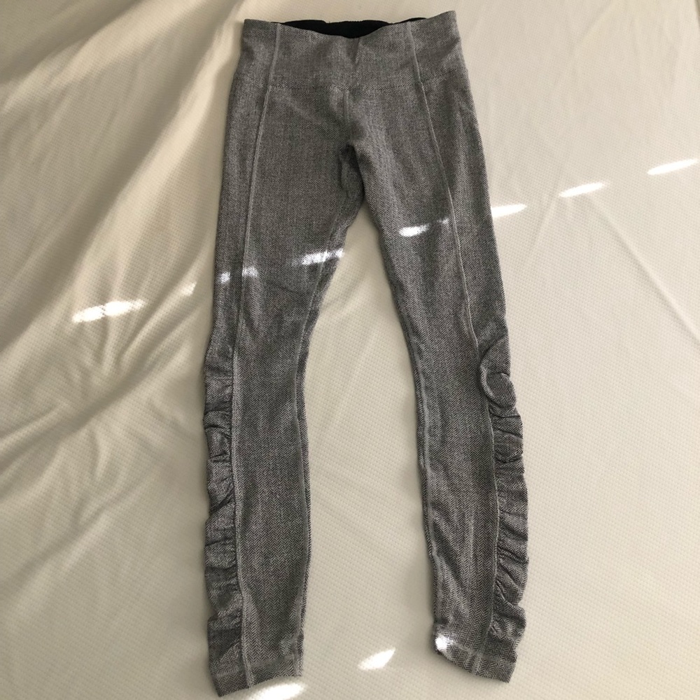 Lululemon 28” Herringbone ruched Wunder Under Sz 4